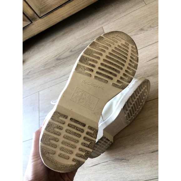 Doc Martens Unisex 1460 Mono White Smooth Leather Lace Up Boots - Picture 15 of 16